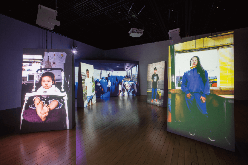 10chヴィデオインスタレーション