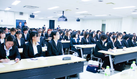 就職・デビュー